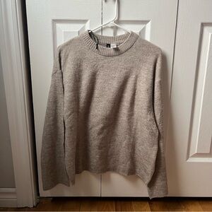 H&M DIVIDED Sweater